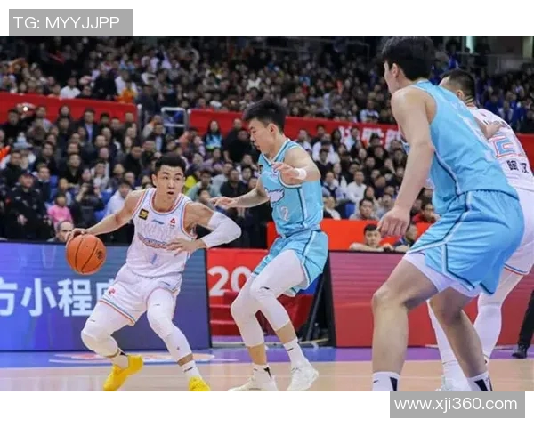 CBA焦点对决广东宏远迎战北京首钢争夺季后赛席位的激烈战斗